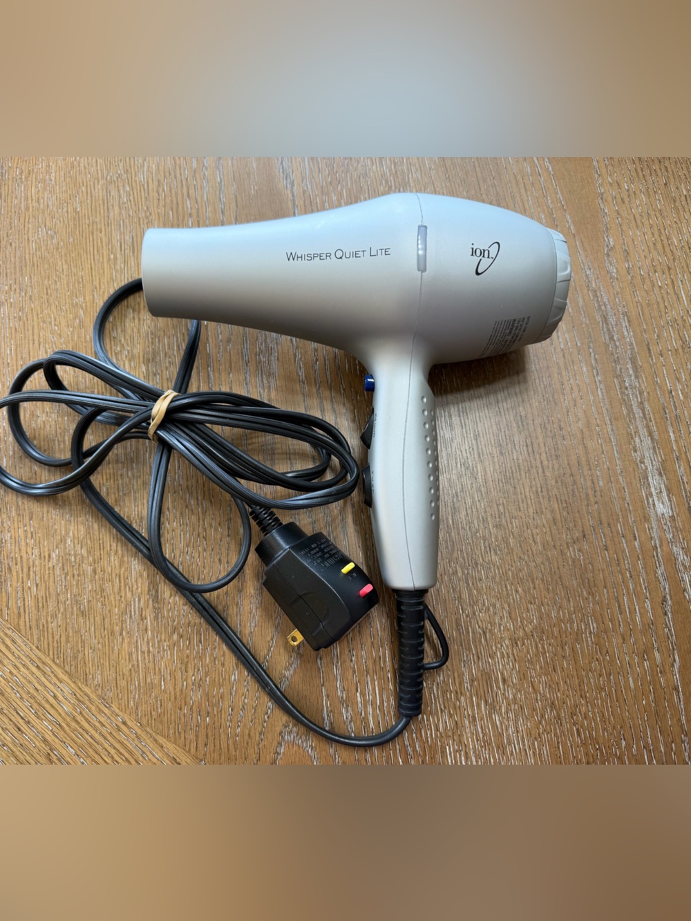 Ion Whisper Quiet Lite Ionic Ceramic Hair Dryer -light grey -tested and works